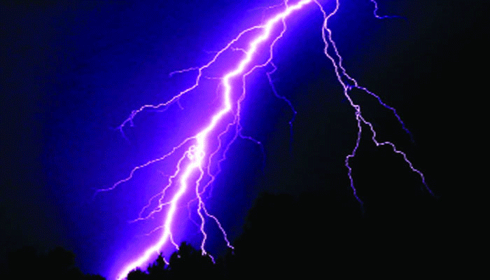 চায়ের দোকানে বজ্রপাতে নিহত ১, আহত ৭