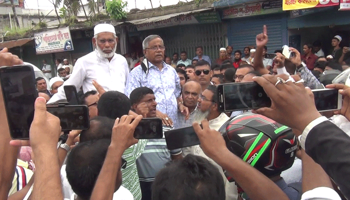 বোরহানউদ্দিনে বিএনপির বিক্ষোভ সমাবেশে পুলিশের বাধা