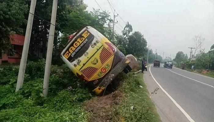 তরুণীকে ধর্ষণ করতে রদবদল করা হয় চালকও