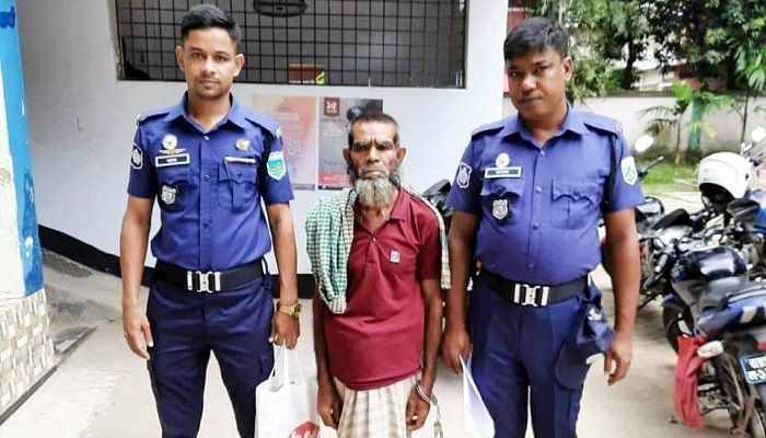 আত্রাইয়ে ২৫০ গ্রাম গাঁজাসহ বৃদ্ধ আটক