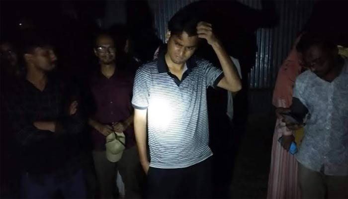 হাওরে ঢাবি শিক্ষার্থীদের ঘিরে ধরেছিল ডাকাত দল, উদ্ধার করল নৌ-পুলিশ