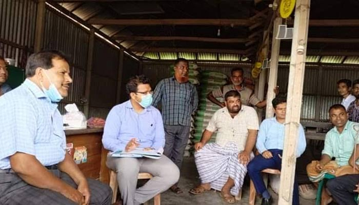 গোডাউনে পাওয়া প্রায় ১২ হাজার লিটার ডিজেল-পেট্রল ১২ লাখ টাকায় বিক্রি