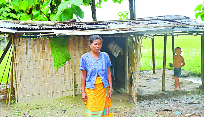 'সন্তান বিক্রি করতে চাইনি, ঘরে খুব অভাব'