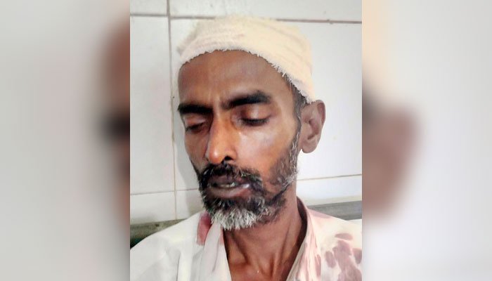 ছাগল হাতে শিক্ষককে দেখে ‘চোর’ বলেন পুলিশ কর্মকর্তা, প্রতিবাদ করায় মারধর