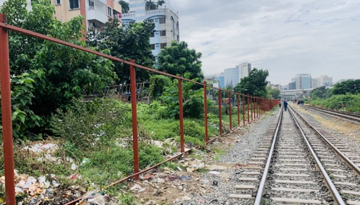 রেল লাইনে খেলতে গিয়ে প্রাণ গেল শিশুর