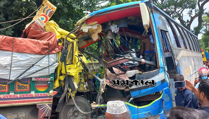 আগস্টে ৪৫৮ সড়ক দুর্ঘটনায় নিহত ৫১৯ আগস্টে ৪৫৮ সড়ক দুর্ঘটনায় নিহত ৫১৯