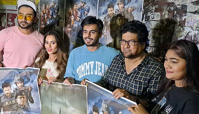 নায়ক-নায়িকার চাঁদ রাত, পরিচালকের পরীক্ষা নায়ক-নায়িকার চাঁদ রাত, পরিচালকের পরীক্ষা