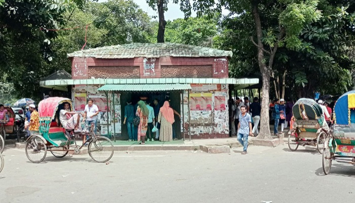 ঢাবি ক্যাম্পাসে ৩৫ বছর বিনা ভাড়ায় ব্যবসা করছে 'ডাস'