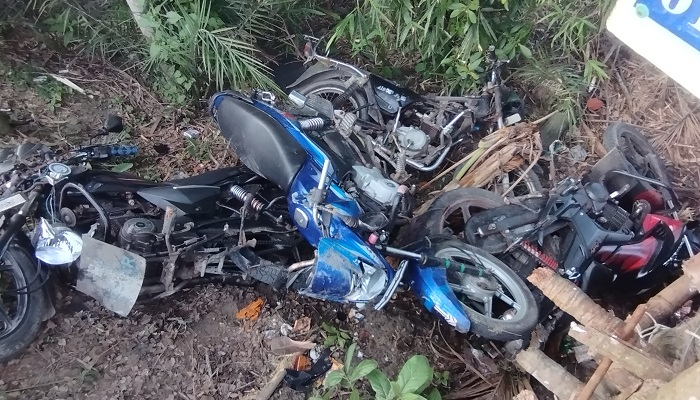 বরগুনায় বিএনপির সাবেক এমপির গাড়ি বহরে ছাত্রলীগের হামলা