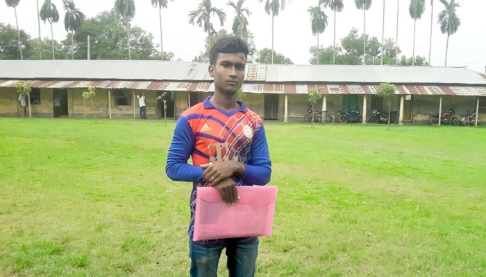 অধ্যক্ষের অনিয়মে স্বপ্ন চুরমার পরীক্ষার্থীর