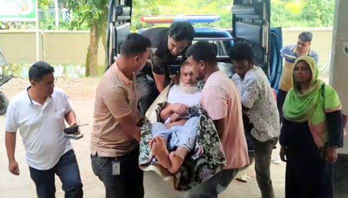 শ্রীনগরে বৃদ্ধকে সড়কের পাশে ফেলে গেলেন স্বজনরা