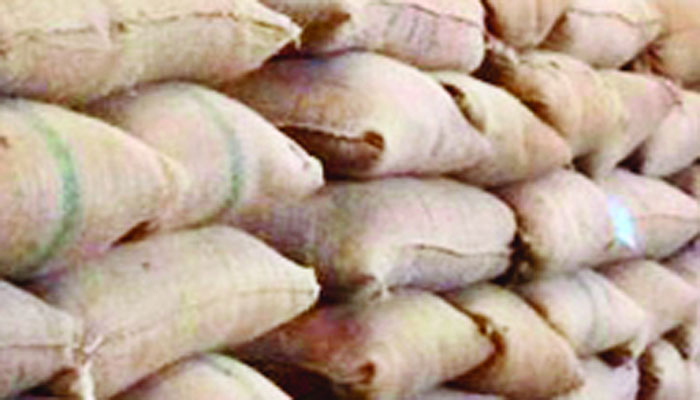 ভারতের সিদ্ধান্তে বিপাকে পড়বে চাল আমদানি