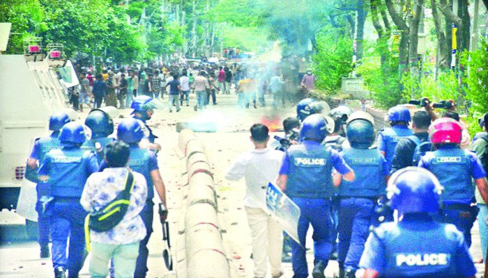 হাতকড়ার ভয়ে নেতাকর্মীরা ঘরছাড়া