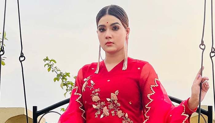 চিত্রনায়িকা মাহিয়া মাহি মা হচ্ছেন