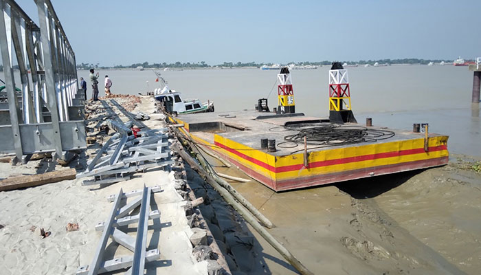 মোংলা বন্দরে এলপিজি প্লান্টের মাঝে ঘাট নির্মাণে আপত্তি মোংলা বন্দরে এলপিজি প্লান্টের মাঝে ঘাট নির্মাণে আপত্তি