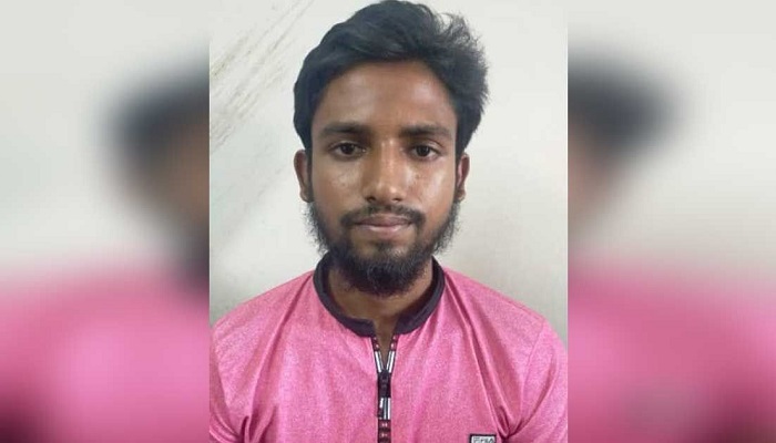 জঙ্গি সংশ্লিষ্টতায় গ্রেপ্তার ‘ধূলিকণার মরীচিকা’ জঙ্গি সংশ্লিষ্টতায় গ্রেপ্তার ‘ধূলিকণার মরীচিকা’