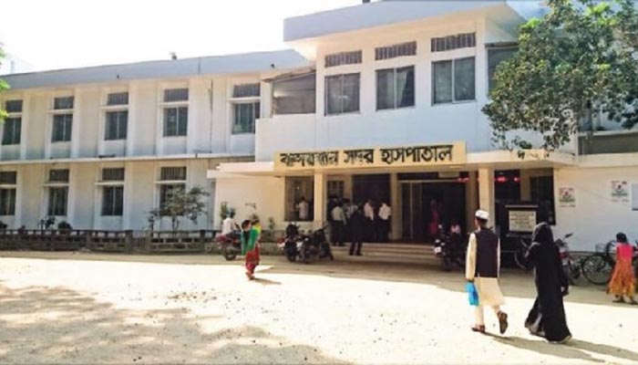 বান্দরবানে ব্রিজে বাসের ধাক্কা, হেলপার নিহত বান্দরবানে ব্রিজে বাসের ধাক্কা, হেলপার নিহত