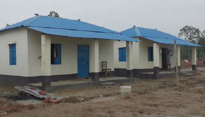 সরকারি ঘর দেওয়ার কথা বলে টাকা তুলত প্রতারক