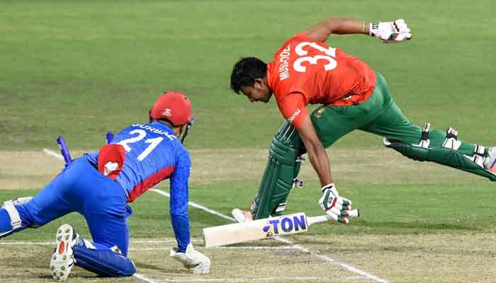 এমন ব্যাটিং বিপর্যয়ের ব্যাখ্যা কী