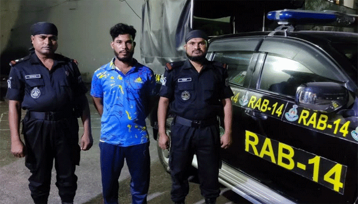 বাড়ি থেকে ডেকে নিয়ে হত্যা, যুবক গ্রেপ্তার