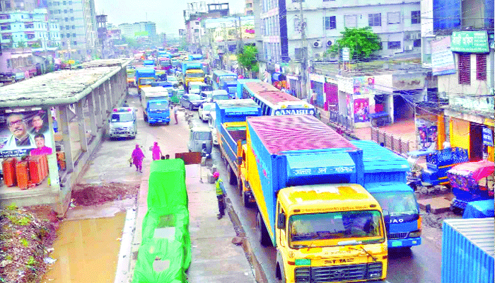 ১২৫ কোটি টাকার ড্রেনে নামে না বৃষ্টির পানি