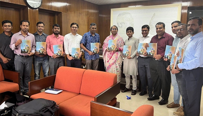 ইরাবের বার্ষিক প্রকাশনার মোড়ক উন্মোচন শিক্ষামন্ত্রীর