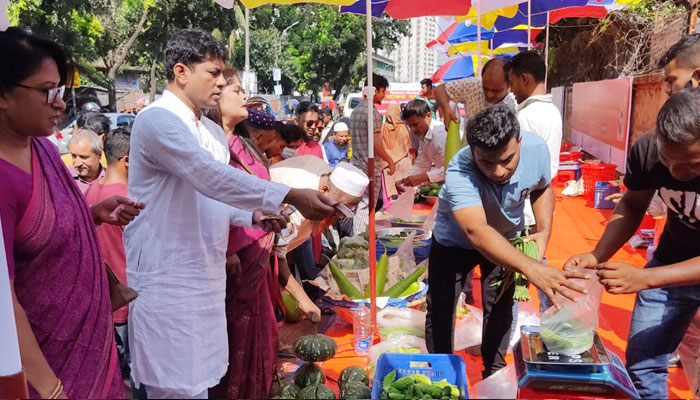 কৃষকের বাজার এবার আজিমপুরে