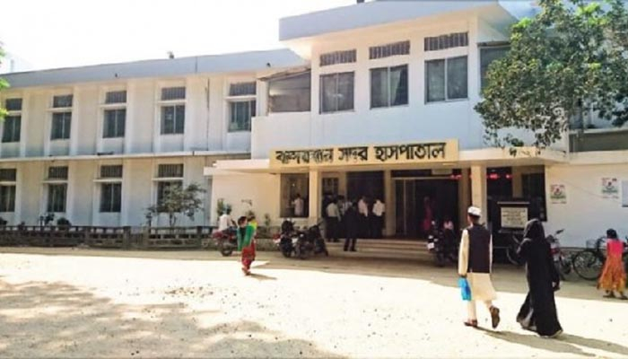 বান্দরবানে ব্রিজে বাসের ধাক্কা, হেলপার নিহত