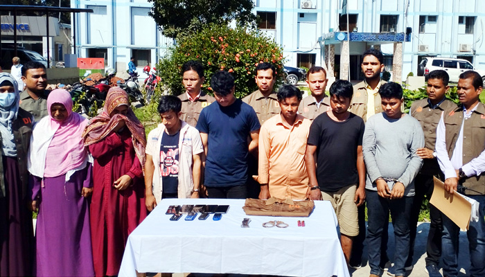 ডিবি পুলিশ পরিচয়ে প্রতারণা করতেন তারা ডিবি পুলিশ পরিচয়ে প্রতারণা করতেন তারা