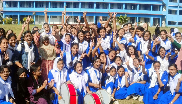 কুমিল্লা শিক্ষা বোর্ডে জিপিএ-৫ এ এগিয়ে মেয়েরা, পাসের হারে ছেলেরা কুমিল্লা শিক্ষা বোর্ডে জিপিএ-৫ এ এগিয়ে মেয়েরা, পাসের হারে ছেলেরা