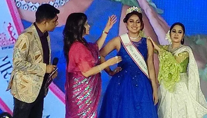 আয়োজকদের বিরুদ্ধে সুন্দরী প্রতিযোগিতার বিজয়ী রাহার থানায় অভিযোগ