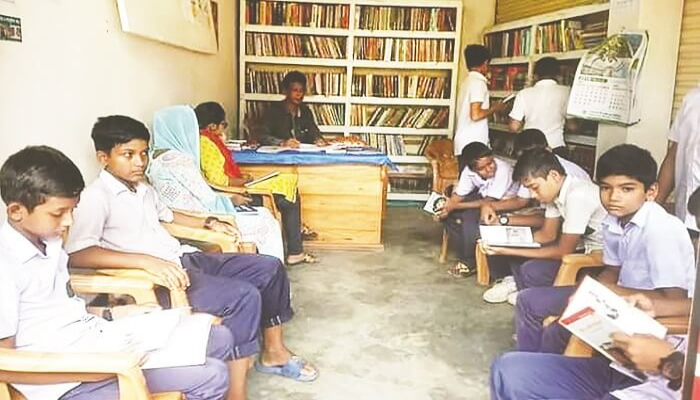 স্বপ্নবাজদের পাঠাগার