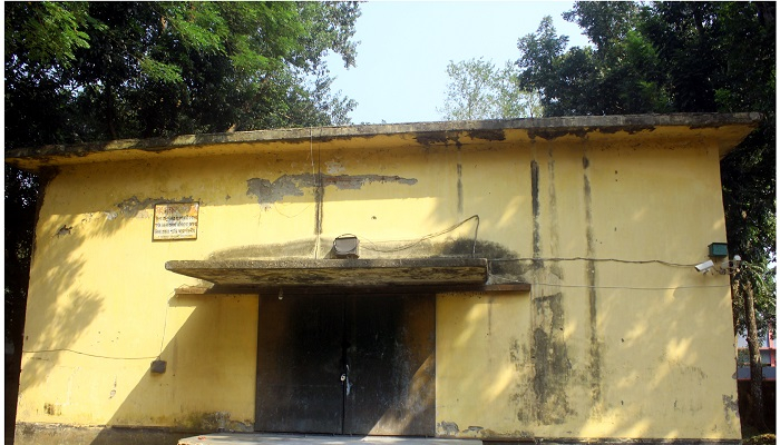 ৭৩ টন চাল আত্মসাৎ: খাদ্য কর্মকর্তা সাময়িক বরখাস্ত