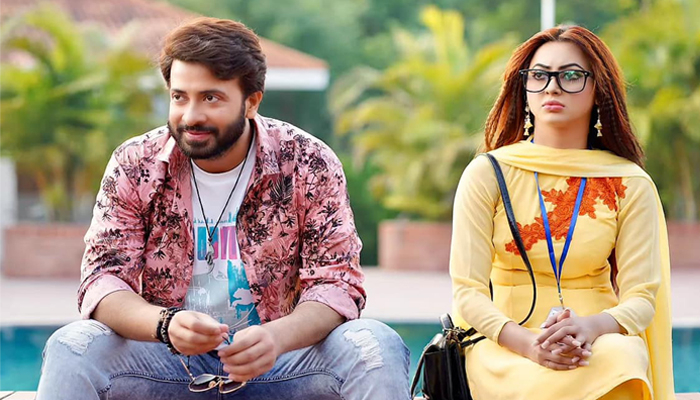 শাকিবের সঙ্গে ছবি দিয়ে মিতু জানালেন তার অপেক্ষার কথা