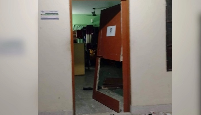 ‘গাঁজা সেবনের’ ভিডিও বান্ধবীকে পাঠানো নিয়ে নোবিপ্রবিতে তুলকালাম