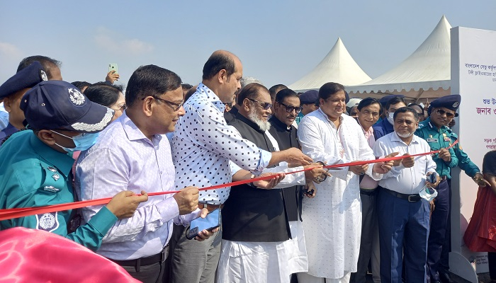 বিআরটি প্রকল্পের উড়াল সড়কে যান চলাচল শুরু