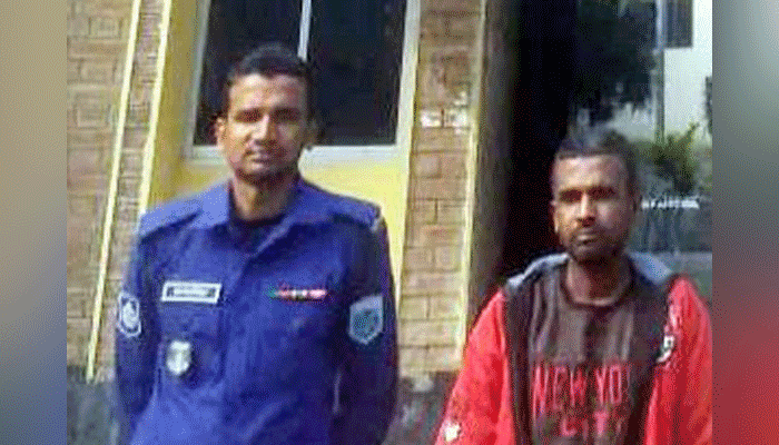 মাকে মারধর করে বাড়ি থেকে বের করার অভিযোগে ছেলে গ্রেপ্তার মাকে মারধর করে বাড়ি থেকে বের করার অভিযোগে ছেলে গ্রেপ্তার
