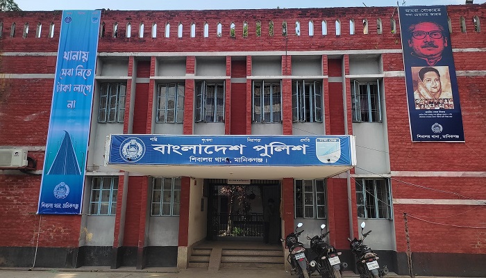 শিবালয়ে এক রাতে দুই বাড়িতে চুরি শিবালয়ে এক রাতে দুই বাড়িতে চুরি