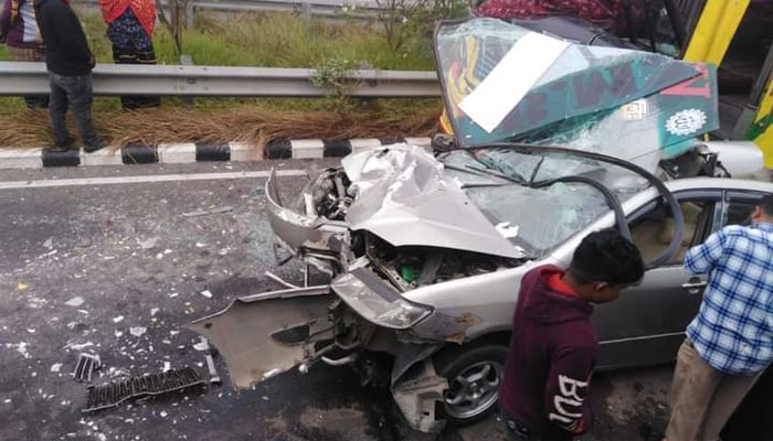 ঘন কুয়াশায় ঢাকা-মাওয়া এক্সপ্রেসওয়ের তিন স্থানে দুর্ঘটনা ঘন কুয়াশায় ঢাকা-মাওয়া এক্সপ্রেসওয়ের তিন স্থানে দুর্ঘটনা