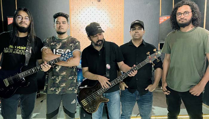 বিজয়ের মাস জুড়ে শিরোনামহীনের কনসার্ট বিজয়ের মাস জুড়ে শিরোনামহীনের কনসার্ট