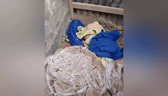 ময়লার স্তূপ থেকে জীবিত নবজাতক উদ্ধার
