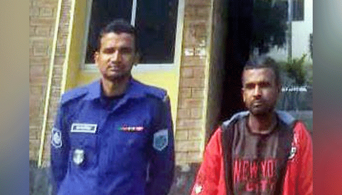 মাকে মারধর করে বাড়ি থেকে বের করার অভিযোগে ছেলে গ্রেপ্তার