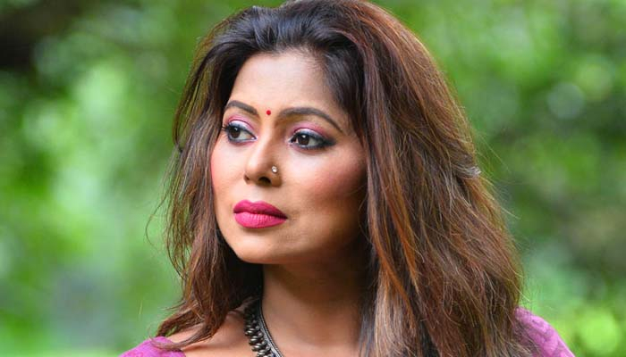 অণিমা রায়ের কণ্ঠে 'তুমি রবে নীরবে'