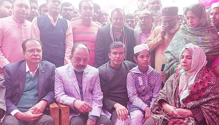 তথ্যমন্ত্রীকে জাতির সামনে ক্ষমা চাইতে বলবো: গয়েশ্বর