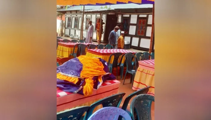 বোমা ফাটিয়ে বিয়েবাড়িতে ডাকাতি, আহত এক