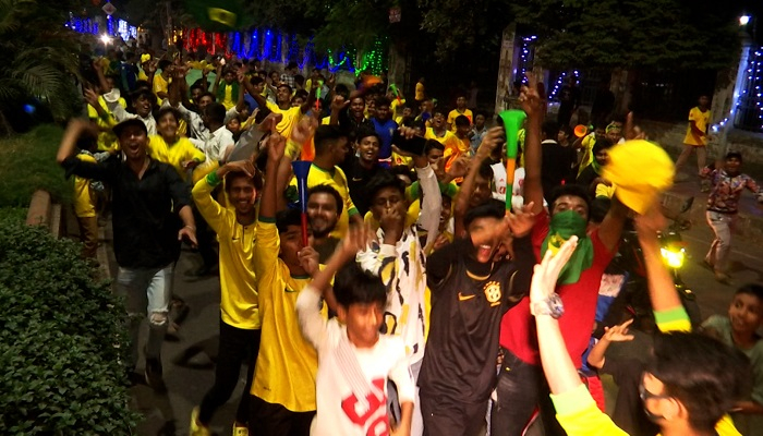 মাঝরাতে ফুটবল সমর্থকরা বিশৃঙ্খলা করলে ব্যবস্থা নেবে পুলিশ