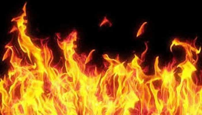 চট্টগ্রামে আগুনে পুড়ল চাল ও তুলার গুদাম