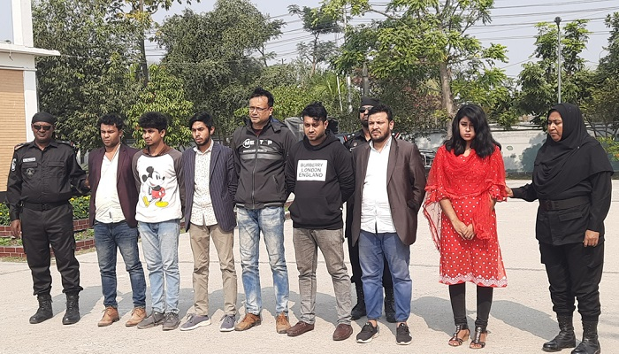 চাকরির প্রলোভনে অর্থ আদায়, চক্রের হোতাসহ গ্রেপ্তার ৭