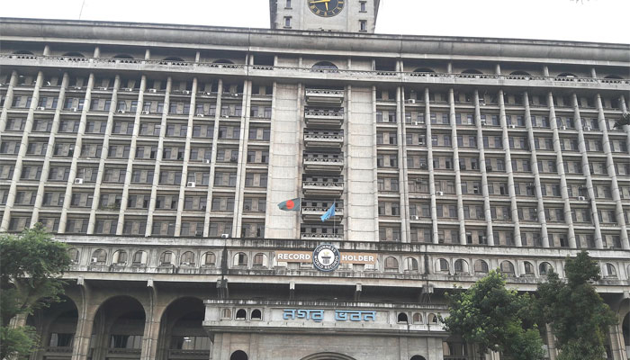বকশীবাজারের মাঠে খেলাধুলায় বাধা দিলে জানানোর অনুরোধ