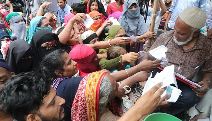 রোদে পুড়ে খালি হাতে ফেরা